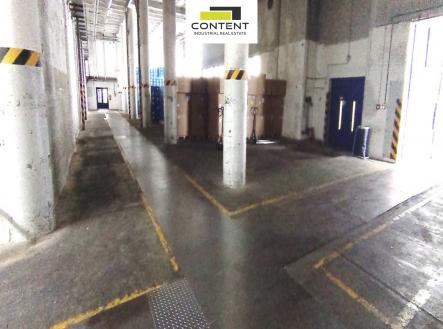 Pronájem - skladovací prostor, 973 m²