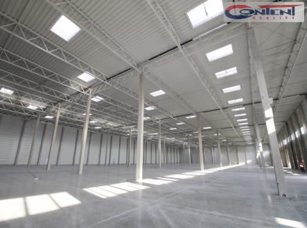 Pronájem - skladovací prostor, 1 800 m²