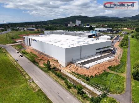 Pronájem - výrobní prostor, 11 500 m² obrázek