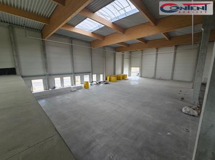 Pronájem - skladovací prostor, 1 000 m²