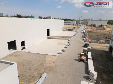 Pronájem - skladovací prostor, 1 000 m²