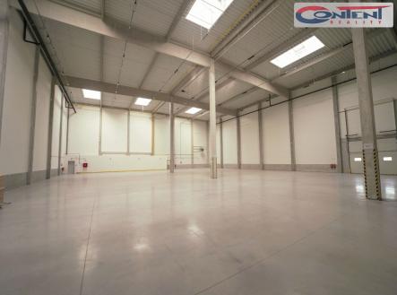 Pronájem - skladovací prostor, 609 m²