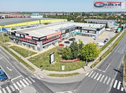 Pronájem - obchodní prostor, 961 m²