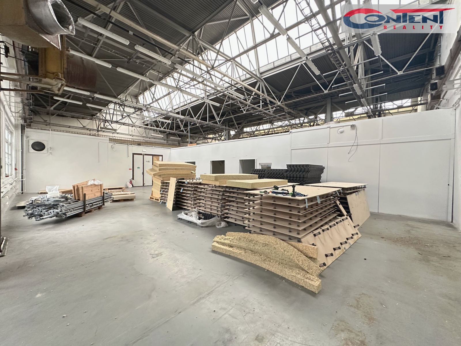 Pronájem skladu, výrobních prostor  355 m², Praha 10 - Hostivař