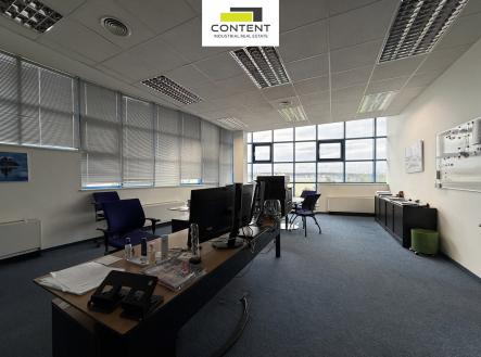 Pronájem - kanceláře, 670 m²