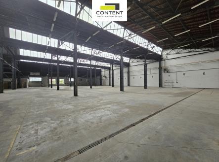 Pronájem - skladovací prostor, 2 735 m²