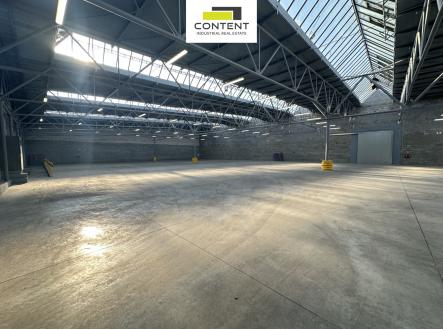 Pronájem - skladovací prostor, 2 000 m²