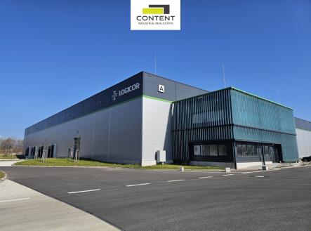 Pronájem - skladovací prostor, 7 577 m²