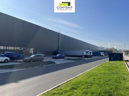 Pronájem - skladovací prostor, 4 200 m²