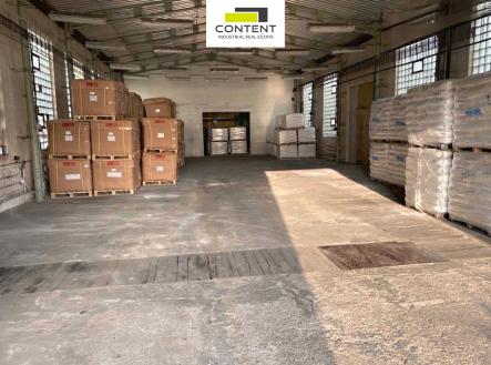 Pronájem - skladovací prostor, 456 m²