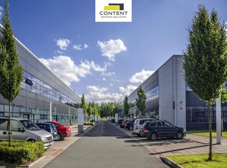 Pronájem - skladovací prostor, 935 m²