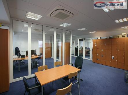 Pronájem - kanceláře, 262 m²