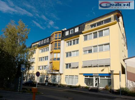 Pronájem - kanceláře, 262 m²