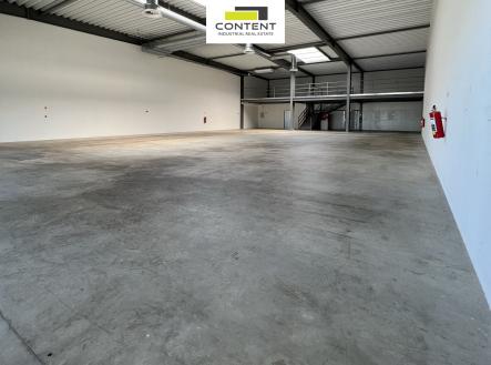 Pronájem - skladovací prostor, 395 m²