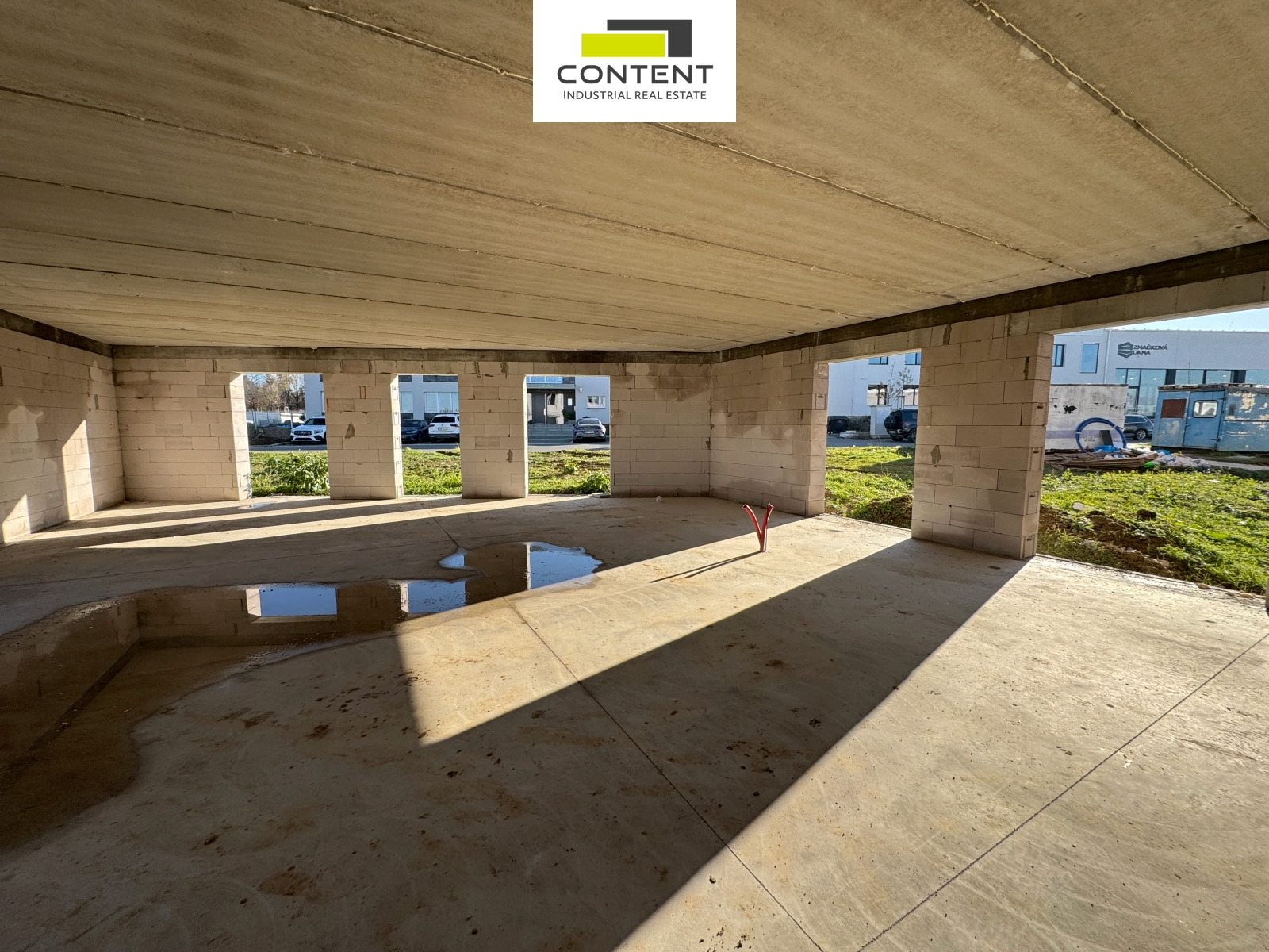 Pronájem sídla společnosti, skladové a prodejní prostory  1154 m² Hodkovice - Vestec.