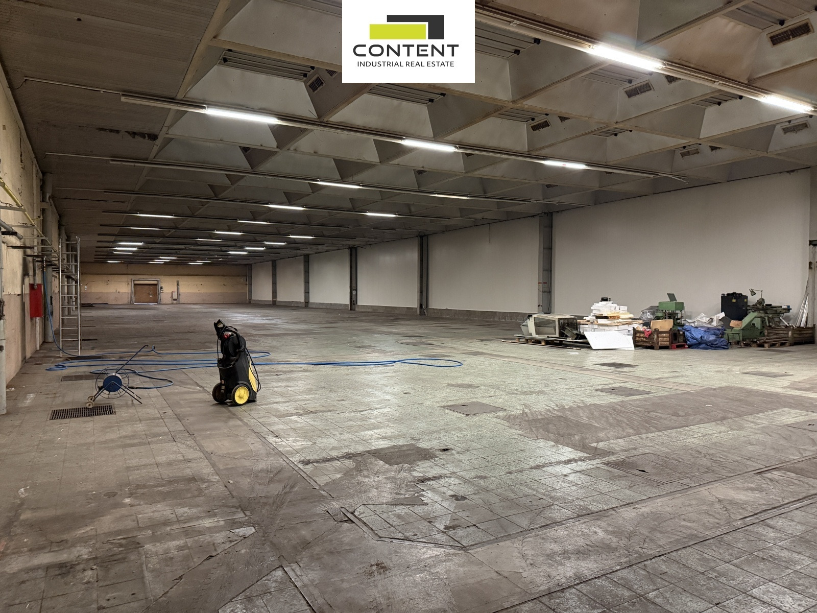 Pronájem skladu, výrobních prostor 1.850 m², Jindřichův Hradec