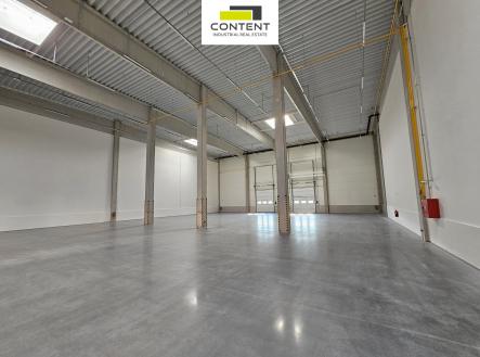 Pronájem - skladovací prostor, 816 m²
