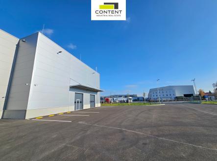 Pronájem - skladovací prostor, 816 m²