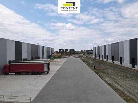 Pronájem - skladovací prostor, 8 200 m²