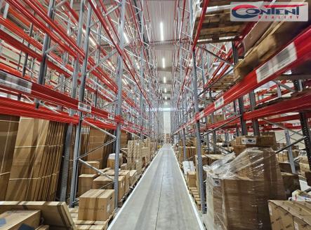 Pronájem - skladovací prostor, 500 m²