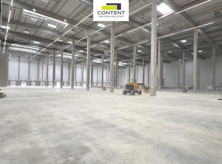 Pronájem - skladovací prostor, 9 300 m²
