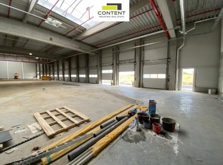 Pronájem - skladovací prostor, 2 000 m²