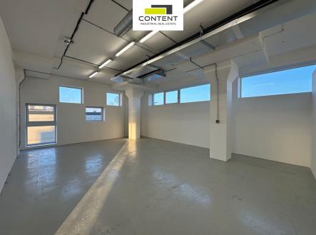 Pronájem - skladovací prostor, 435 m²