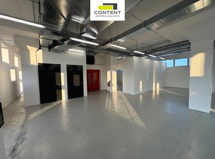 Pronájem - skladovací prostor, 435 m²