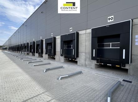 Pronájem - skladovací prostor, 7 823 m²