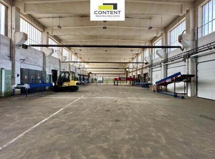 Pronájem - skladovací prostor, 903 m²