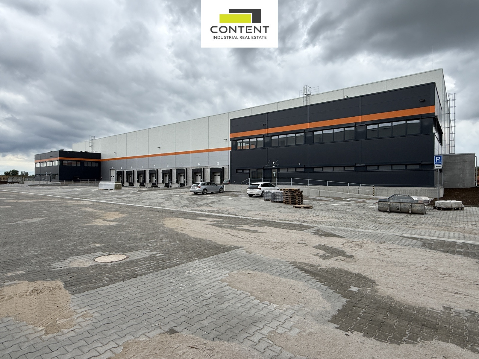 Pronájem skladu, výrobních prostor 15.000 m², Lužec nad Vltavou, D8, okres Mělník