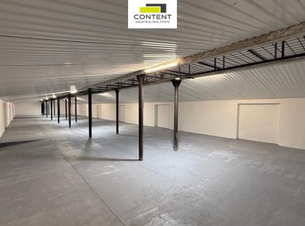 Pronájem - skladovací prostor, 888 m²