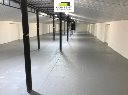 Pronájem - skladovací prostor, 888 m²