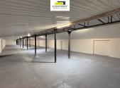 Pronájem - skladovací prostor, 888 m²