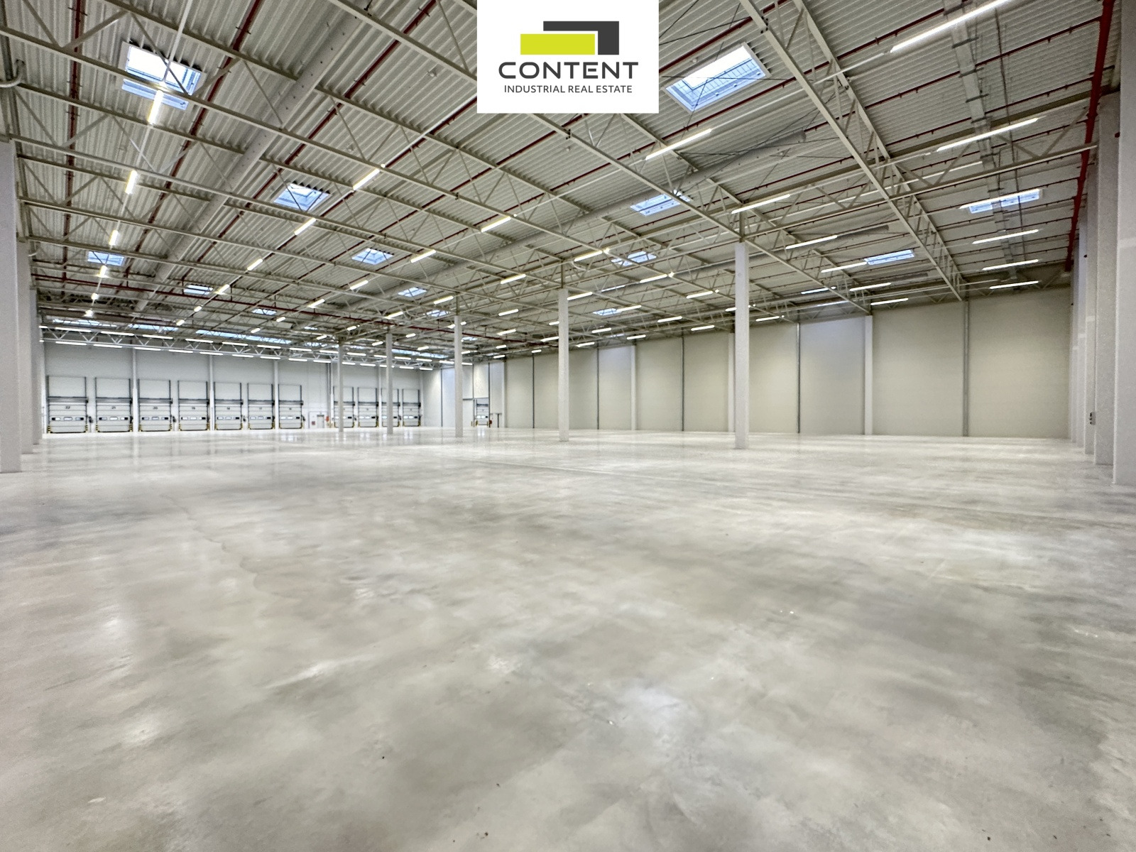 Pronájem skladu, výrobních prostor 20.940 m², Jažlovice, D1