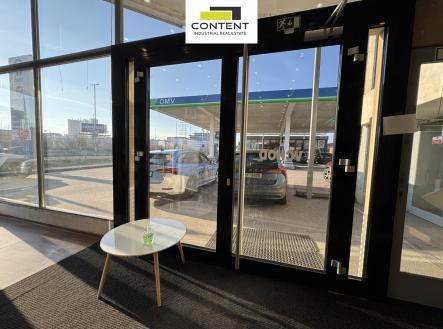 Pronájem - obchodní prostor, 1 000 m²