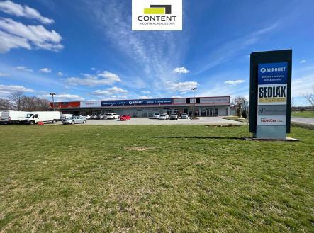 Pronájem - skladovací prostor, 882 m²