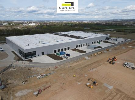 Pronájem - skladovací prostor, 8 640 m²