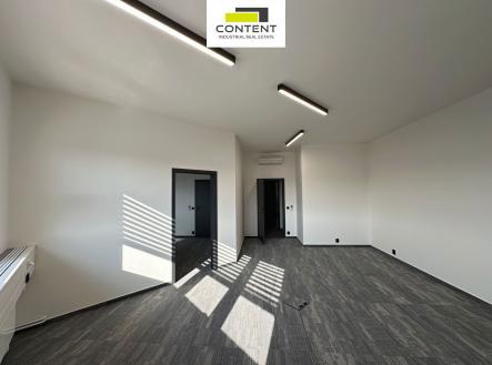 Pronájem - kanceláře, 459 m²