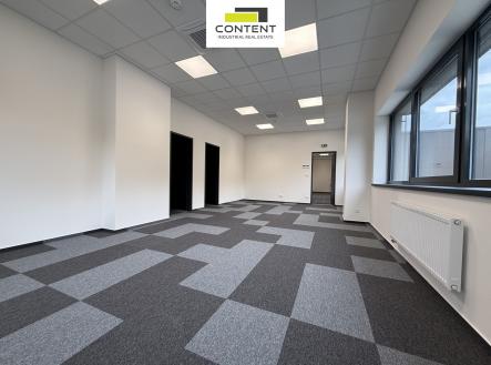 Pronájem - kanceláře, 294 m²