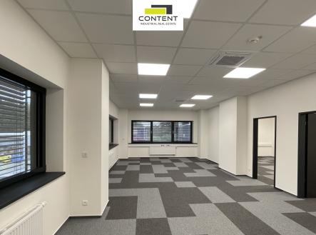 Pronájem - kanceláře, 294 m²