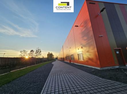 Pronájem - výrobní prostor, 594 m²