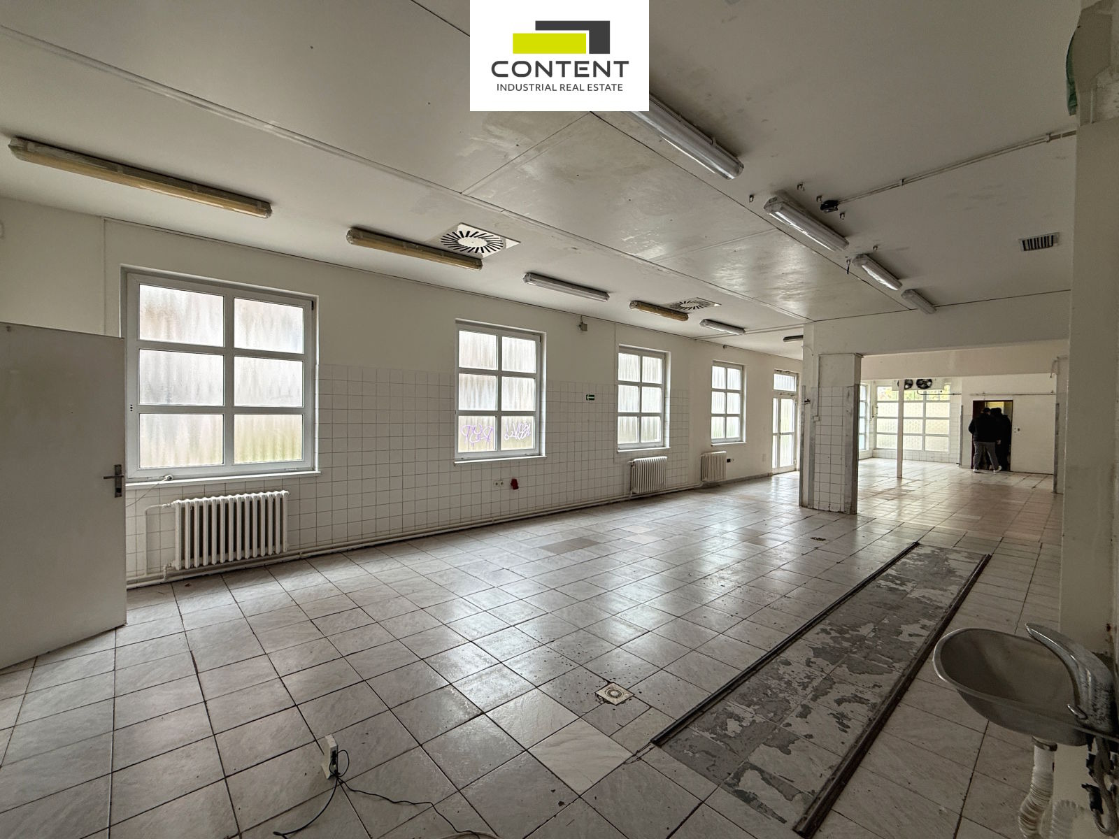 Pronájem skladu, výrobních prostor 1050m², Praha 4 - Chodov