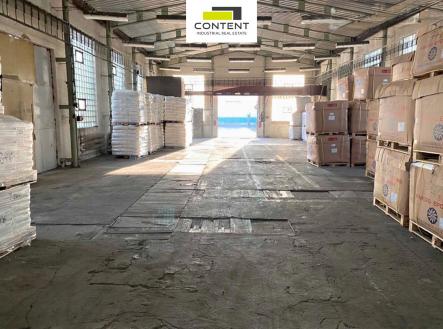 Pronájem - skladovací prostor, 456 m²