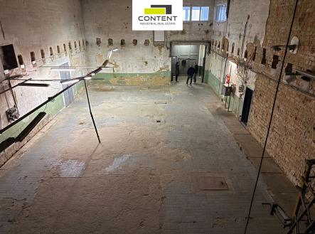 Pronájem - skladovací prostor, 440 m²