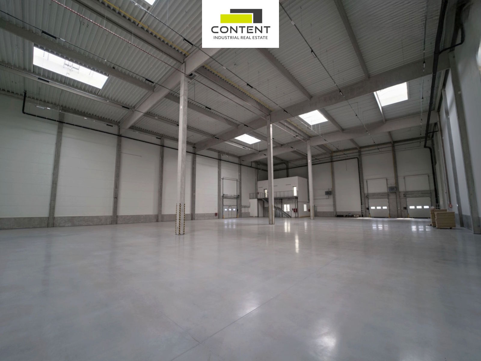 Pronájem skladu, výrobních prostor 660 m², Jičín