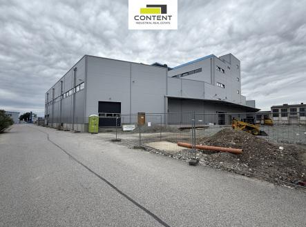 Pronájem - skladovací prostor, 550 m²