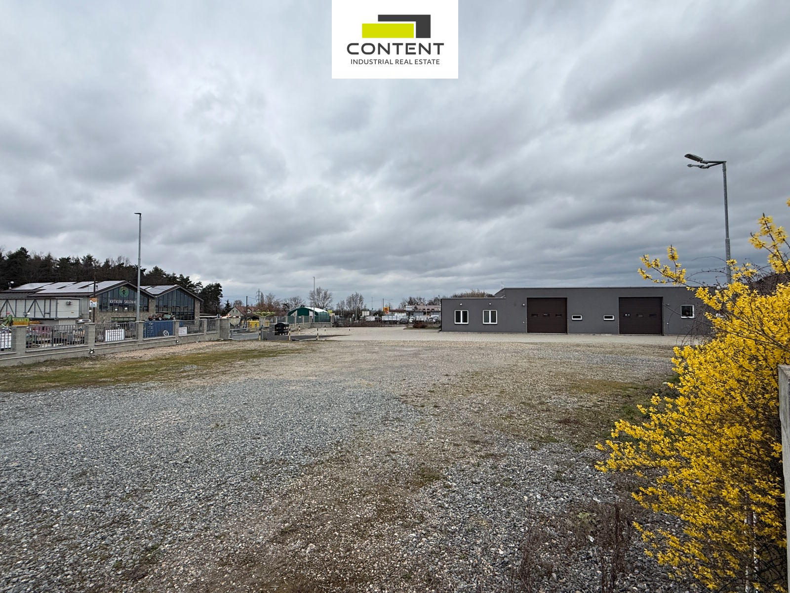 Pronájem skladu 350 m² + venkovní plocha 1800 m², Praha - Horní Měcholupy