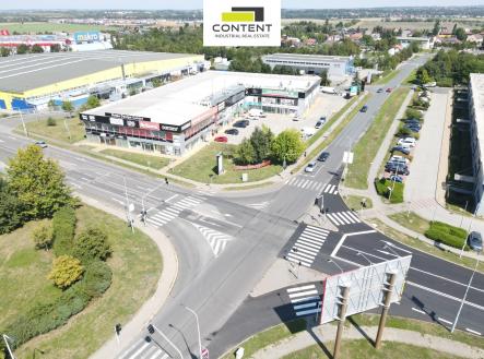 Pronájem - obchodní prostor, 633 m²