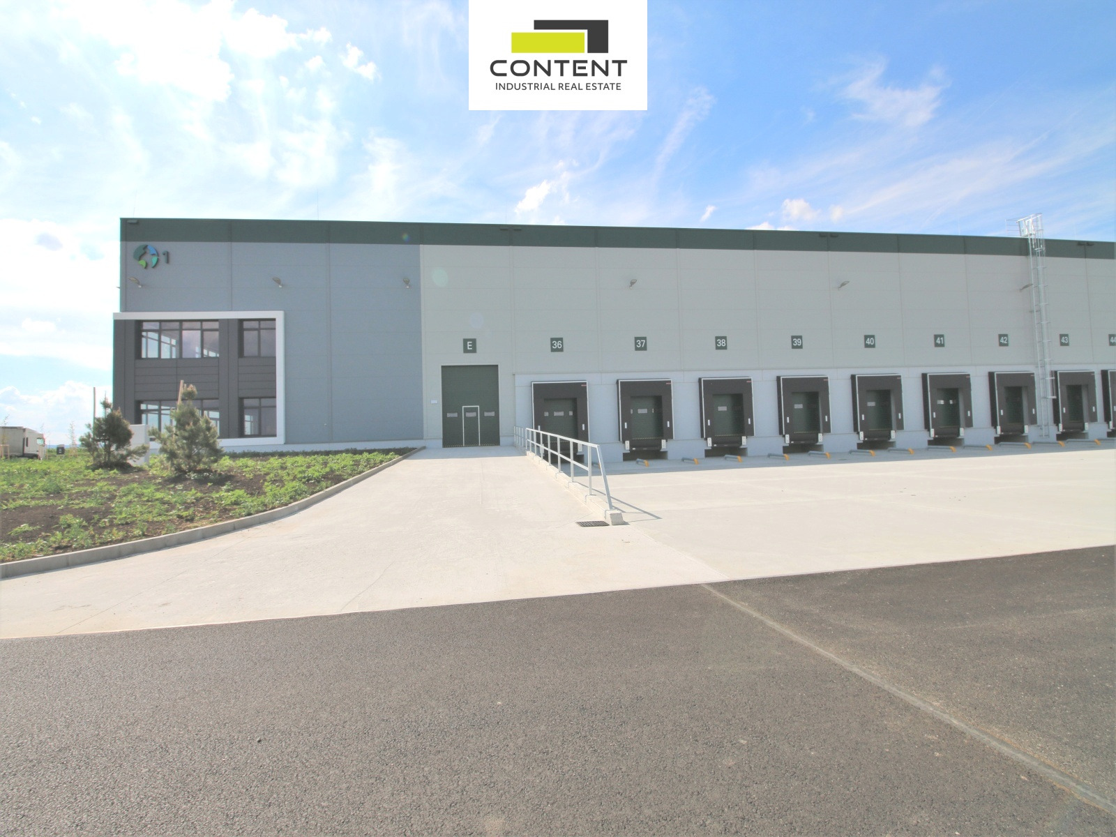 Pronájem skladu, výrobních prostor 5.872 m², Brno, D52